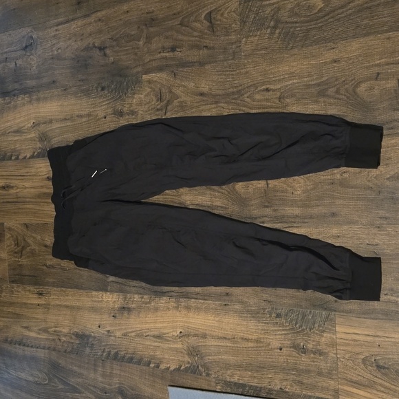Lululemon Black Joggers Size 2 - Picture 1 of 5